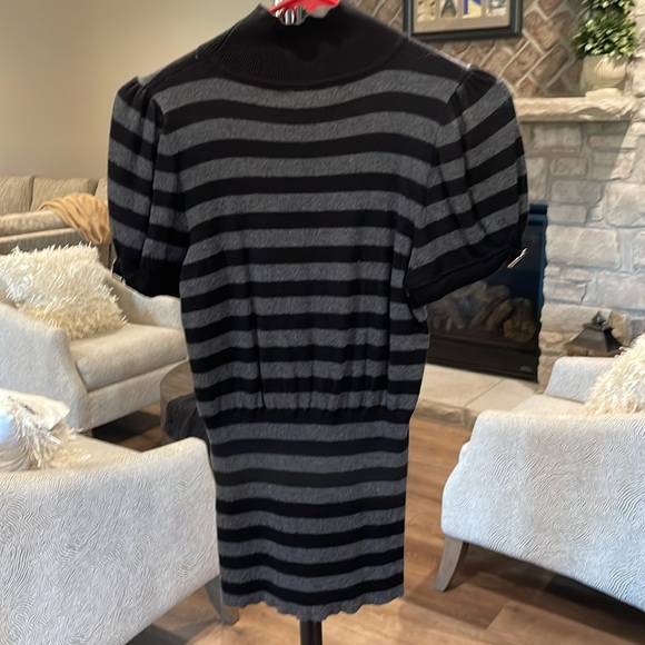 Women’s short sleeve turtleneck, lightweight blouse - Picture 3 of 4